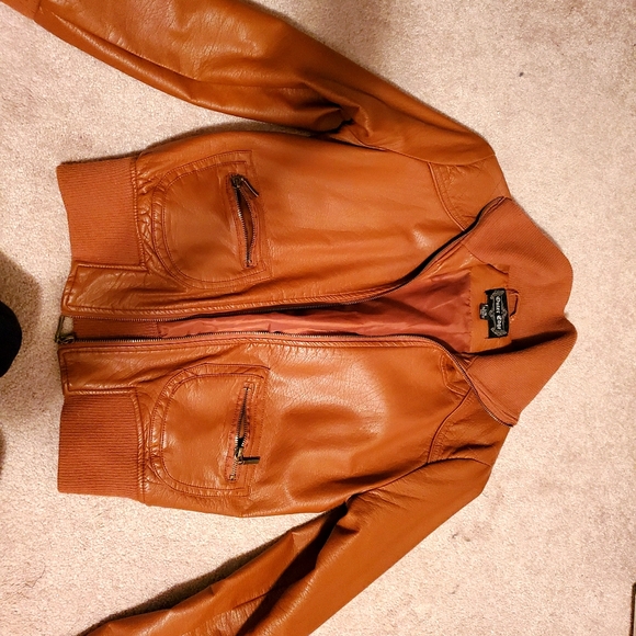 Brown Coat - Picture 1 of 1